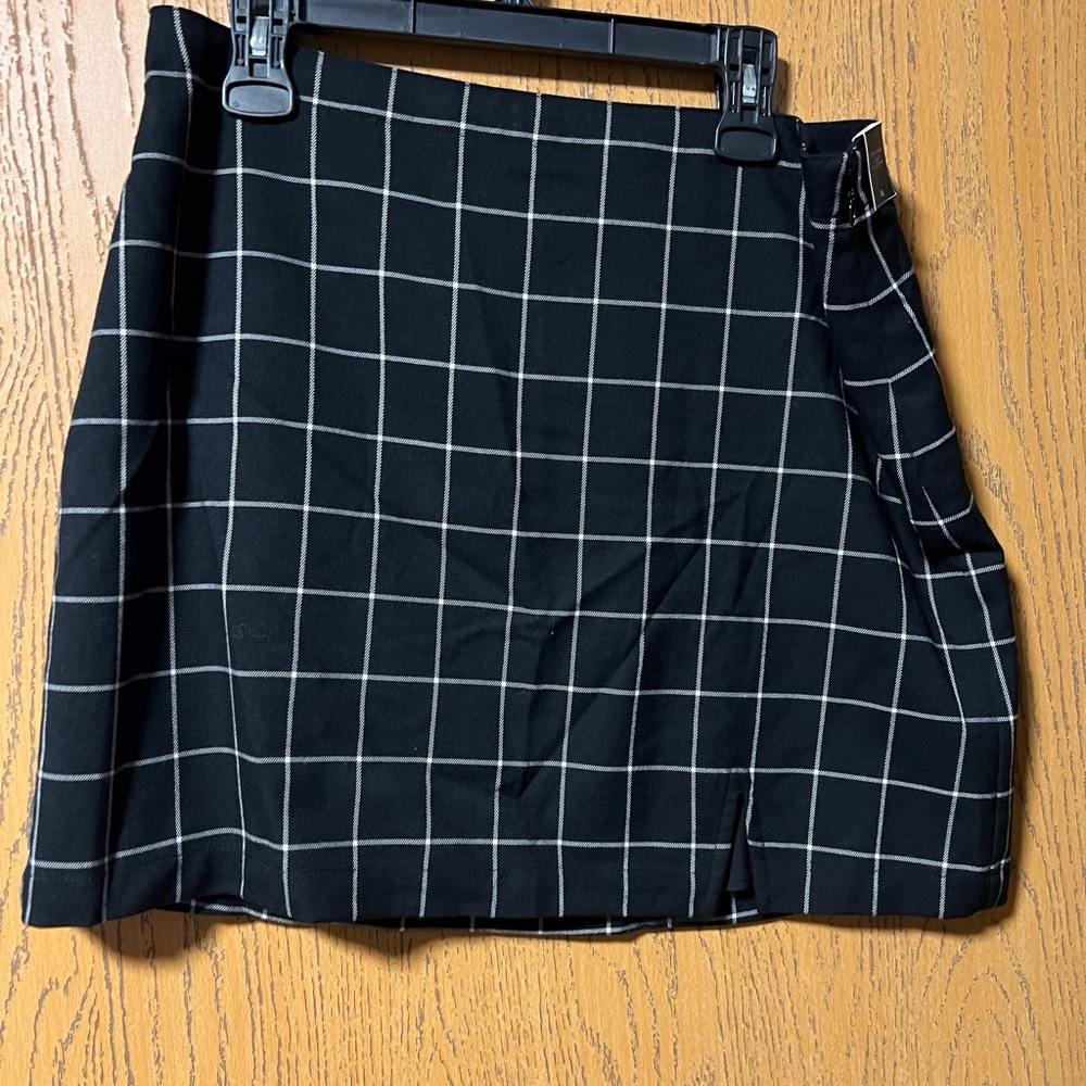 Abercrombie & Fitch Black and White Checkered Skirt